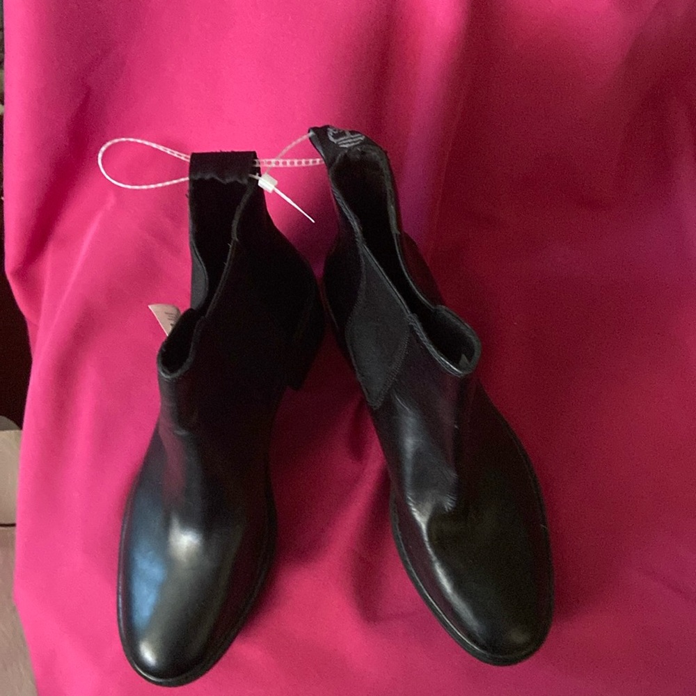 Black boots, new with tag